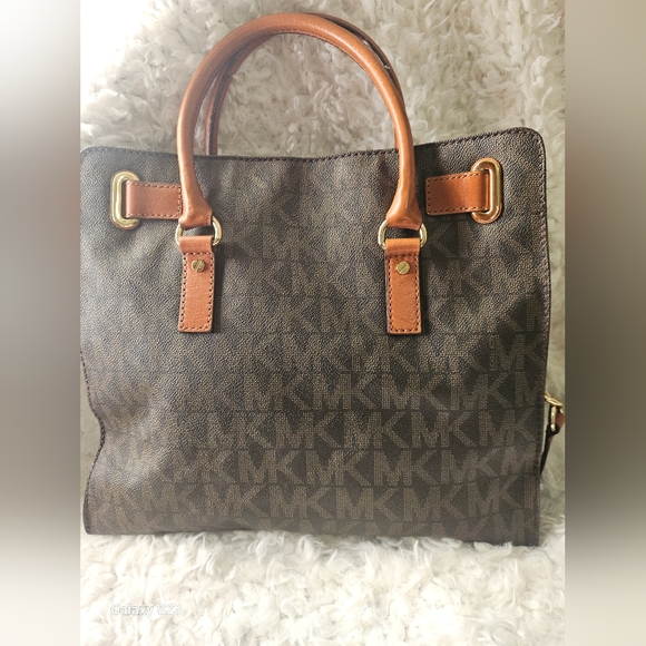 Michael Kors Brown Signature Tote Bag - Picture 2 of 15